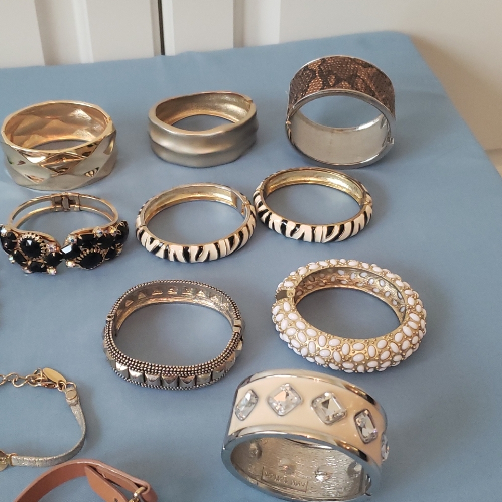 Bracelets - Picture 4 of 6